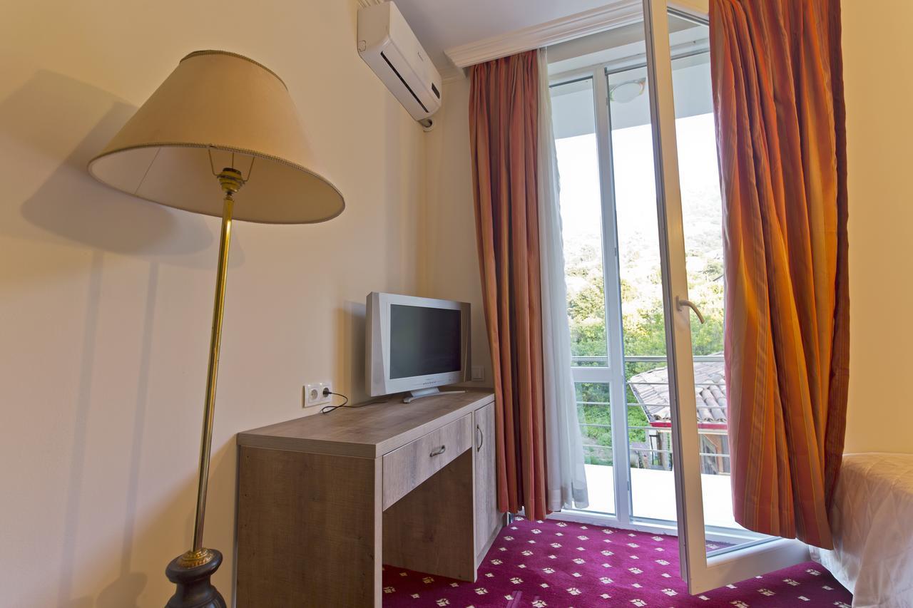 Orange Hotel โกนิโอ ภายนอก รูปภาพ