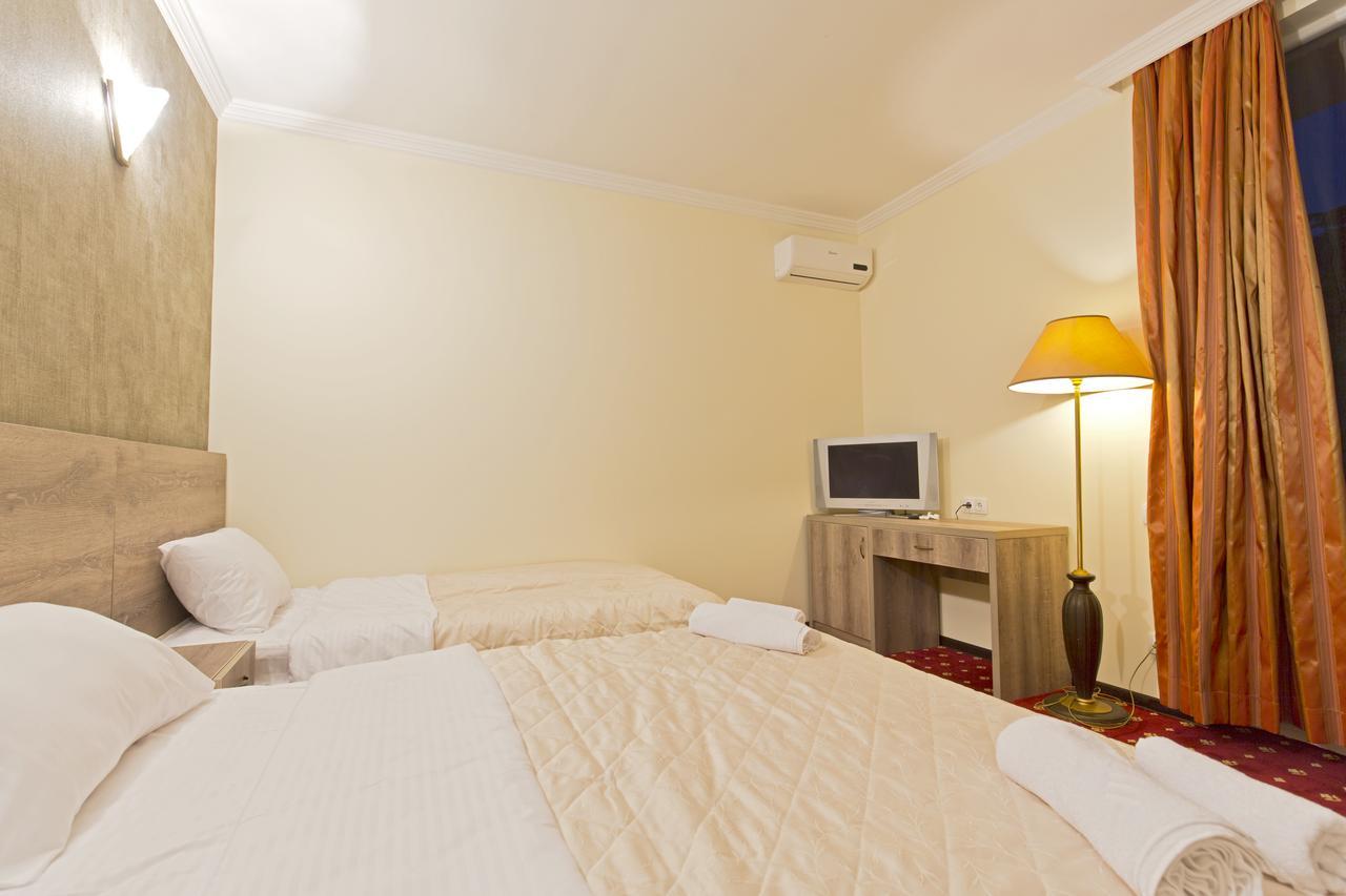 Orange Hotel โกนิโอ ภายนอก รูปภาพ