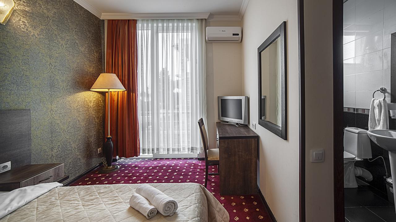 Orange Hotel โกนิโอ ภายนอก รูปภาพ